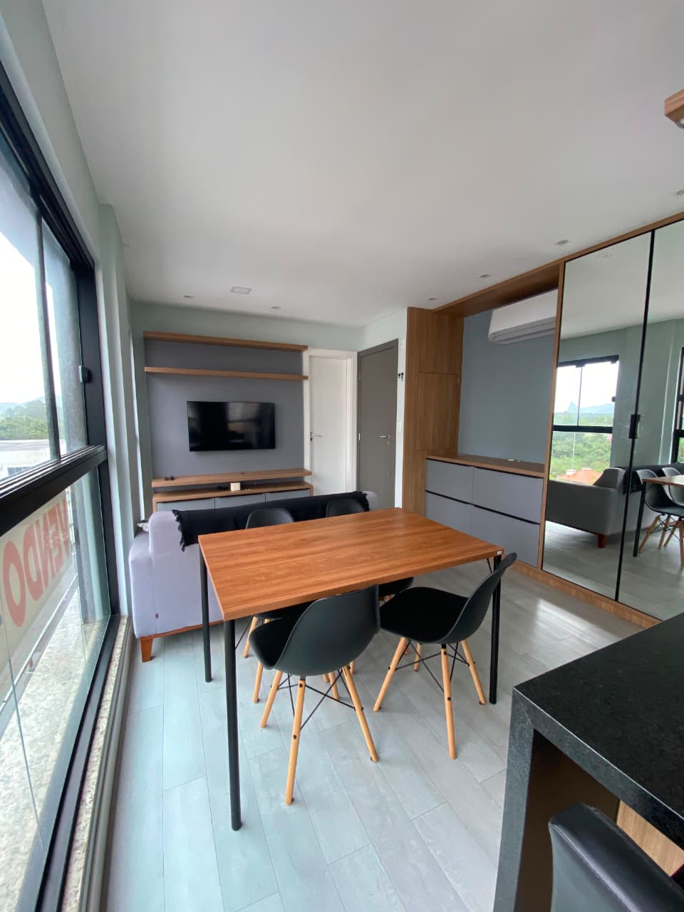 Apartamentos: Apartamento 2 suítes semi-mobiliado na Meia Praia