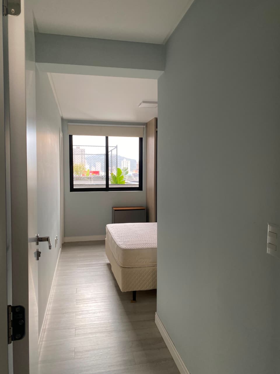Apartamento 2 suítes semi-mobiliado na Meia Praia, foto 5 de 8